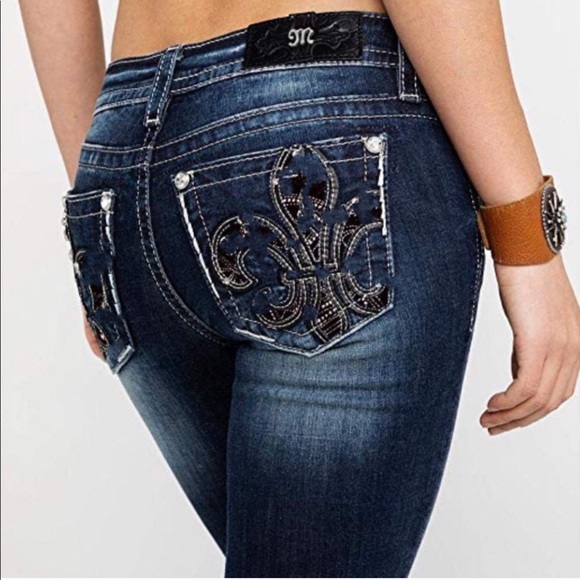 Miss Me Denim - Last one Sz34🌹Miss Me Fleur Embroid Easy Bootcut